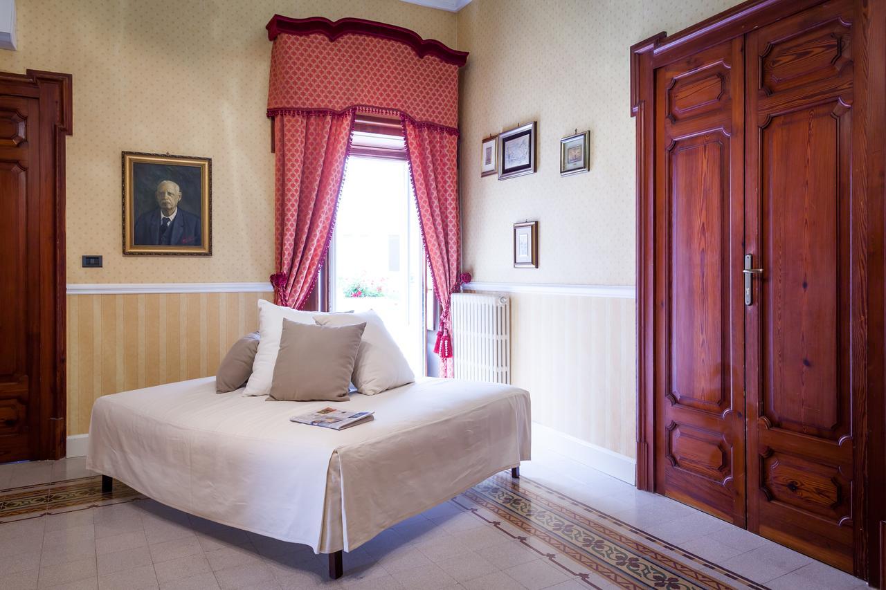 Palazzo Montalbano Bed & Breakfast Scicli Exterior photo